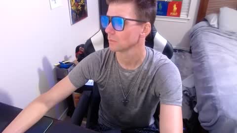 Snapshot of elevatetlb chatting on September 14, 5:28 am Walker online show from September 14, 5:28 am