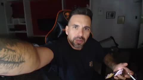 Snapshot of elfetas chatting on January 6, 12:27 am elfetas online show from January 6, 12:27 am