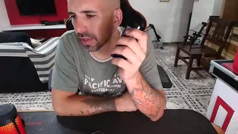 Snapshot of elfetas chatting on January 10, 1:52 pm elfetas online show from January 10, 1:52 pm