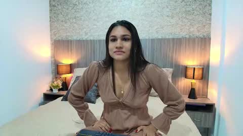 Elia Russell online show from November 20, 3:56 pm