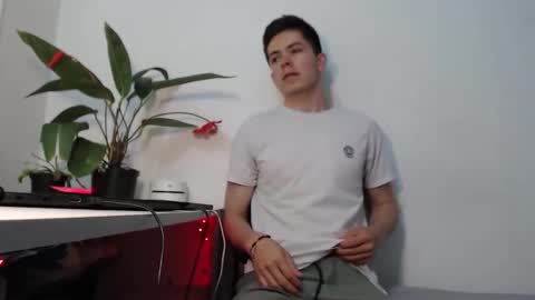 Elian online show from February 24, 8:07 pm