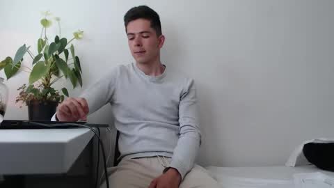 Elian online show from April 2, 6:38 pm