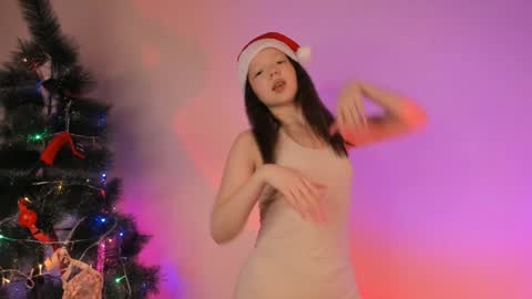 Snapshot of elianareynolds chatting on December 21, 4:52 am Ella online show from December 21, 4:52 am