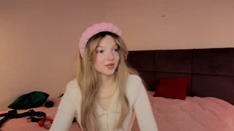 Snapshot of elianareynolds chatting on January 15, 3:11 am Ella online show from January 15, 3:11 am