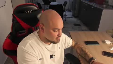 Snapshot of eliancrow chatting on November 25, 9:59 pm Elian online show from November 25, 9:59 pm