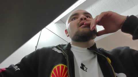 Snapshot of eliancrow chatting on December 1, 7:41 pm Elian online show from December 1, 7:41 pm