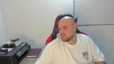 Snapshot of eliancrow chatting on December 4, 8:06 pm Elian online show from December 4, 8:06 pm