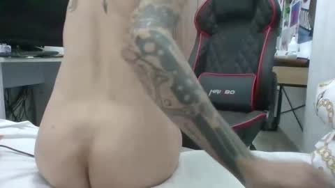 Snapshot of elico_whore chatting on December 1, 3:50 pm elico_whore online show from December 1, 3:50 pm