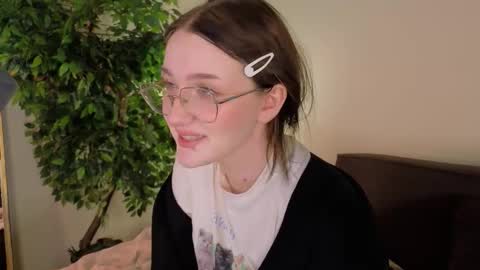 Ellie online show from November 21, 5:39 am