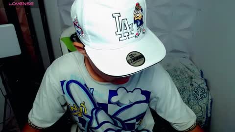 Snapshot of elii_797 chatting on December 5, 12:44 pm bby-santy online show from December 5, 12:44 pm