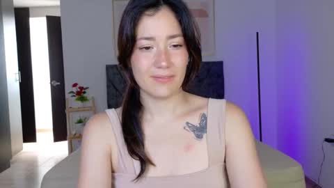 Snapshot of eliiih_ chatting on October 1, 2:45 pm eliiih_ online show from October 1, 2:45 pm