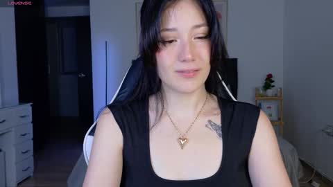 Snapshot of eliiih_ chatting on October 27, 3:32 am eliiih_ online show from October 27, 3:32 am