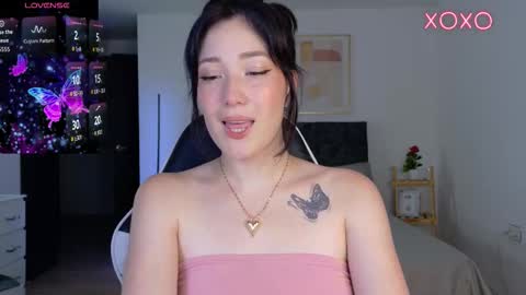 Snapshot of eliiih_ chatting on October 31, 3:18 am eliiih_ online show from October 31, 3:18 am