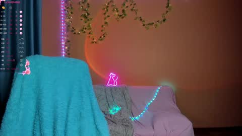 Snapshot of elina__rose chatting on December 2, 6:52 am Elina online show from December 2, 6:52 am