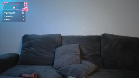 Elna and Tom online show from April 12, 8:52 am