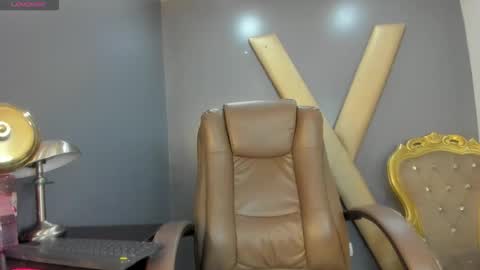 Snapshot of elinne_hendrix_ chatting on September 15, 1:00 pm Elinne hendrix online show from September 15, 1:00 pm