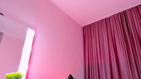 Elizabeth online show from December 15, 11:23 am