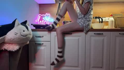 Elisa North online show from September 19, 4:07 pm