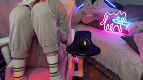 Elisa North online show from September 28, 11:59 am