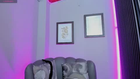 Elisa Sue online show from February 25, 4:33 am