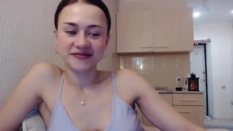 Snapshot of eliscuteblonde chatting on December 3, 5:26 am Elis online show from December 3, 5:26 am