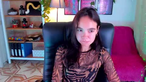 Snapshot of elise_noir chatting on September 12, 3:12 pm Elise online show from September 12, 3:12 pm