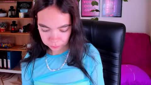 Snapshot of elise_noir chatting on September 20, 3:46 pm Elise online show from September 20, 3:46 pm