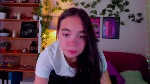 Snapshot of elise_noir chatting on October 21, 4:19 pm Elise online show from October 21, 4:19 pm