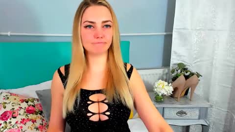 Snapshot of eliseshining chatting on January 28, 1:05 pm Elise online show from January 28, 1:05 pm