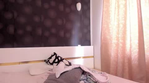 Elly online show from November 21, 9:52 am