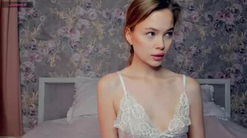 Ella online show from October 22, 6:35 am