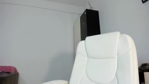 Snapshot of elissavibe chatting on February 11, 4:44 am Elisa Promotion online show from February 11, 4:44 am