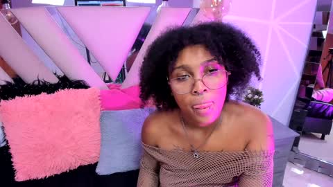 Snapshot of elit_noa chatting on February 2, 1:02 am elit noa online show from February 2, 1:02 am