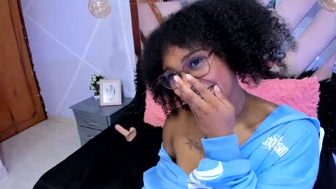 Snapshot of elit_noa chatting on February 5, 12:31 am elit noa online show from February 5, 12:31 am
