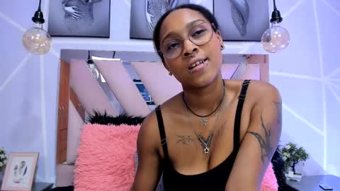 Snapshot of elit_noa chatting on February 11, 7:38 pm elit noa online show from February 11, 7:38 pm