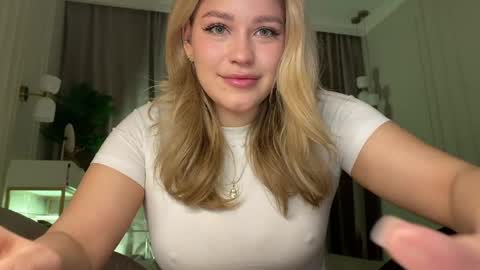 Stephanie online show from April 24, 8:00 pm