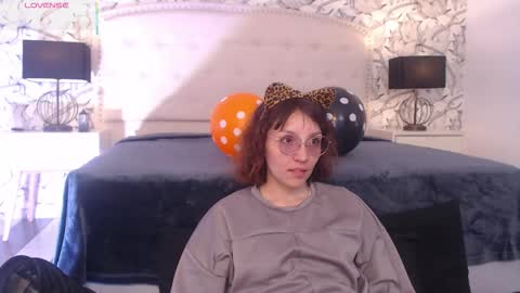 Eliza online show from October 25, 7:41 pm