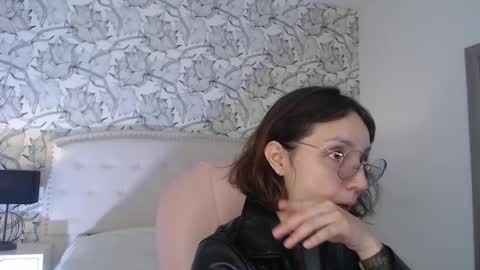 Eliza online show from November 8, 7:12 pm