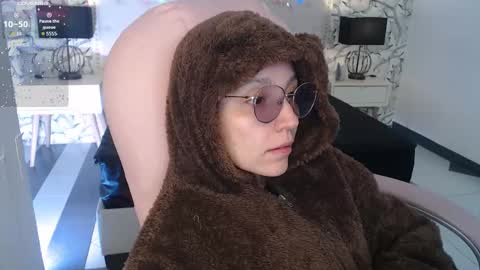 Eliza online show from November 16, 7:08 pm