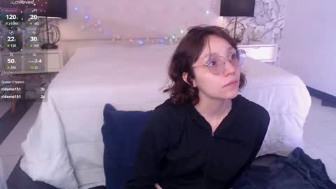 Eliza online show from November 28, 7:27 pm