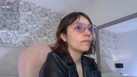 Eliza online show from December 14, 7:40 pm