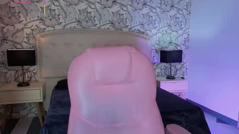 Eliza online show from February 18, 7:21 pm