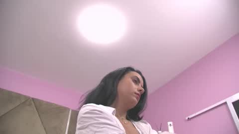 Snapshot of eliza_ibara chatting on October 12, 5:39 am Eliza online show from October 12, 5:39 am