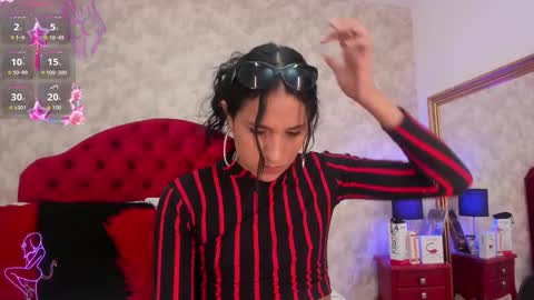 Elizabet Taylor online show from December 1, 2:44 pm