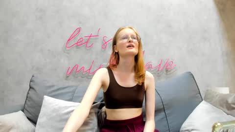 Elizabeth online show from February 8, 2:05 pm