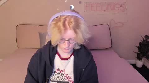 Elizabeth online show from September 10, 1:05 am