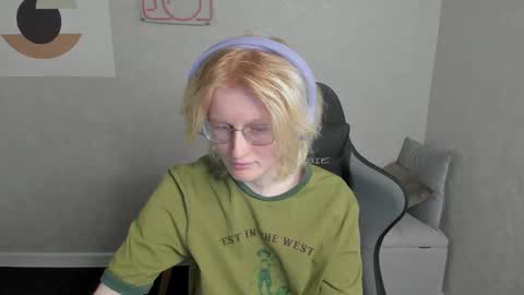 Elizabeth online show from September 16, 1:17 am