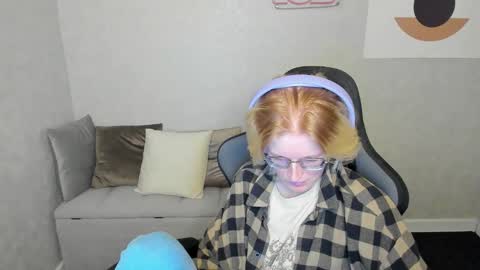 Elizabeth online show from September 23, 1:52 am