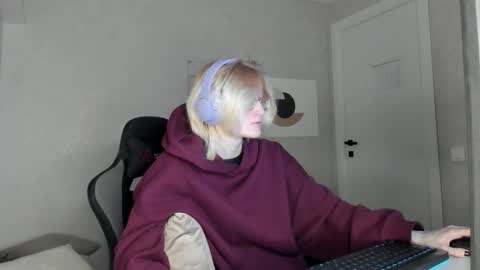 Snapshot of elizabeth_harpper chatting on November 10, 1:15 am Elizabeth online show from November 10, 1:15 am