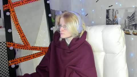 Snapshot of elizabeth_harpper chatting on November 11, 1:38 am Elizabeth online show from November 11, 1:38 am